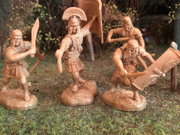 ROMAN ARMY SET #2 BRONZE / GOLD PLASTIC 9 FIGURES PLUS LOADS OF ALTERNATE PARTS